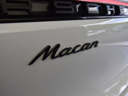 Used 2025 Porsche Macan image 44