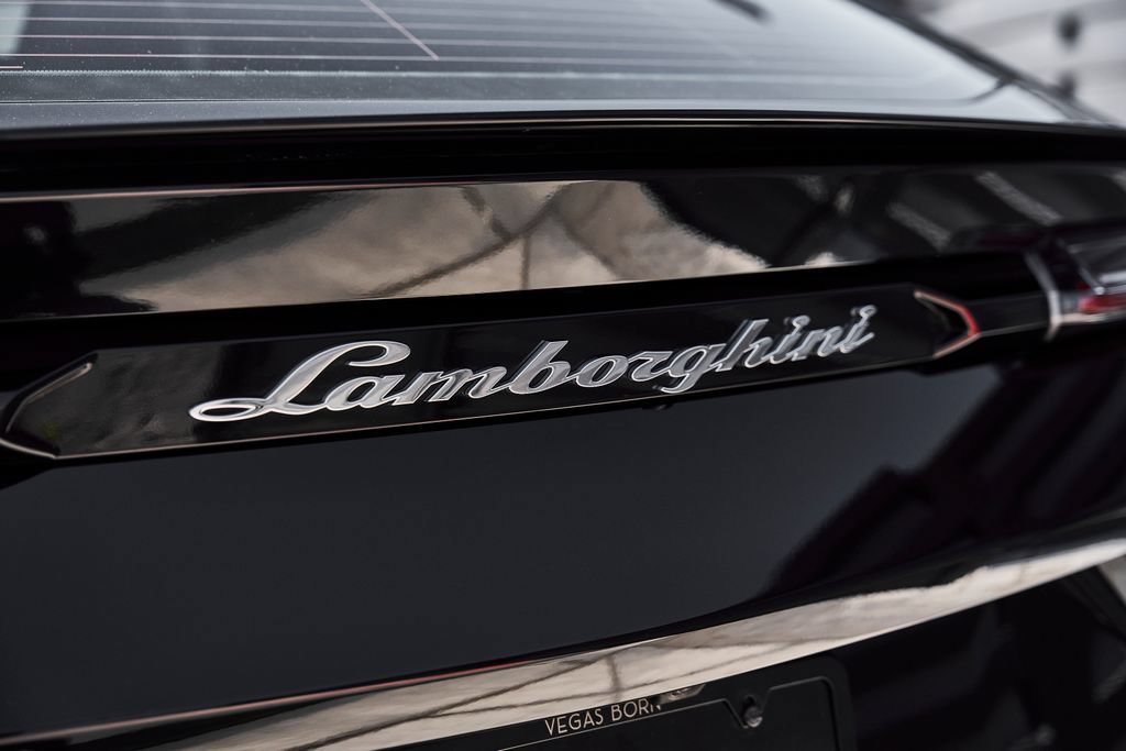 Used 2022 Lamborghini Urus AWD/4WD image 10