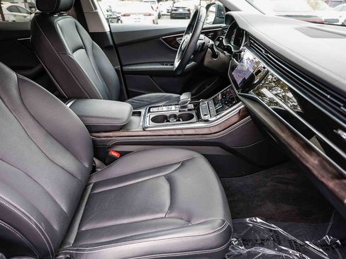 Used 2023 Audi Q8 Premium Plus w/ Premium Plus Package image 17