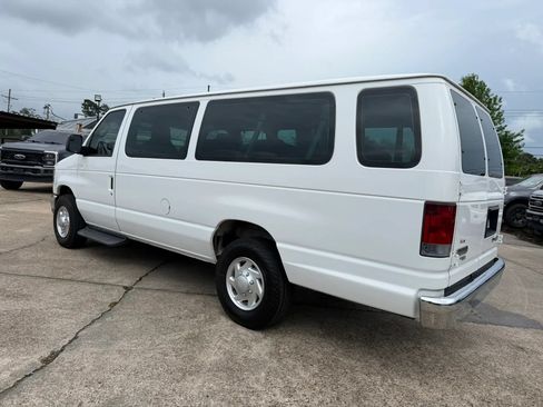 Used 2011 Ford E-350 and Econoline 350 XLT RWD image 3