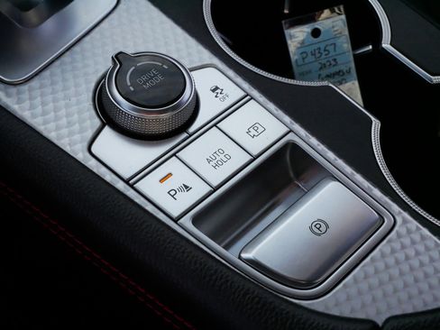 Used 2023 Genesis G70 2.0T w/ Sport Prestige Package image 25