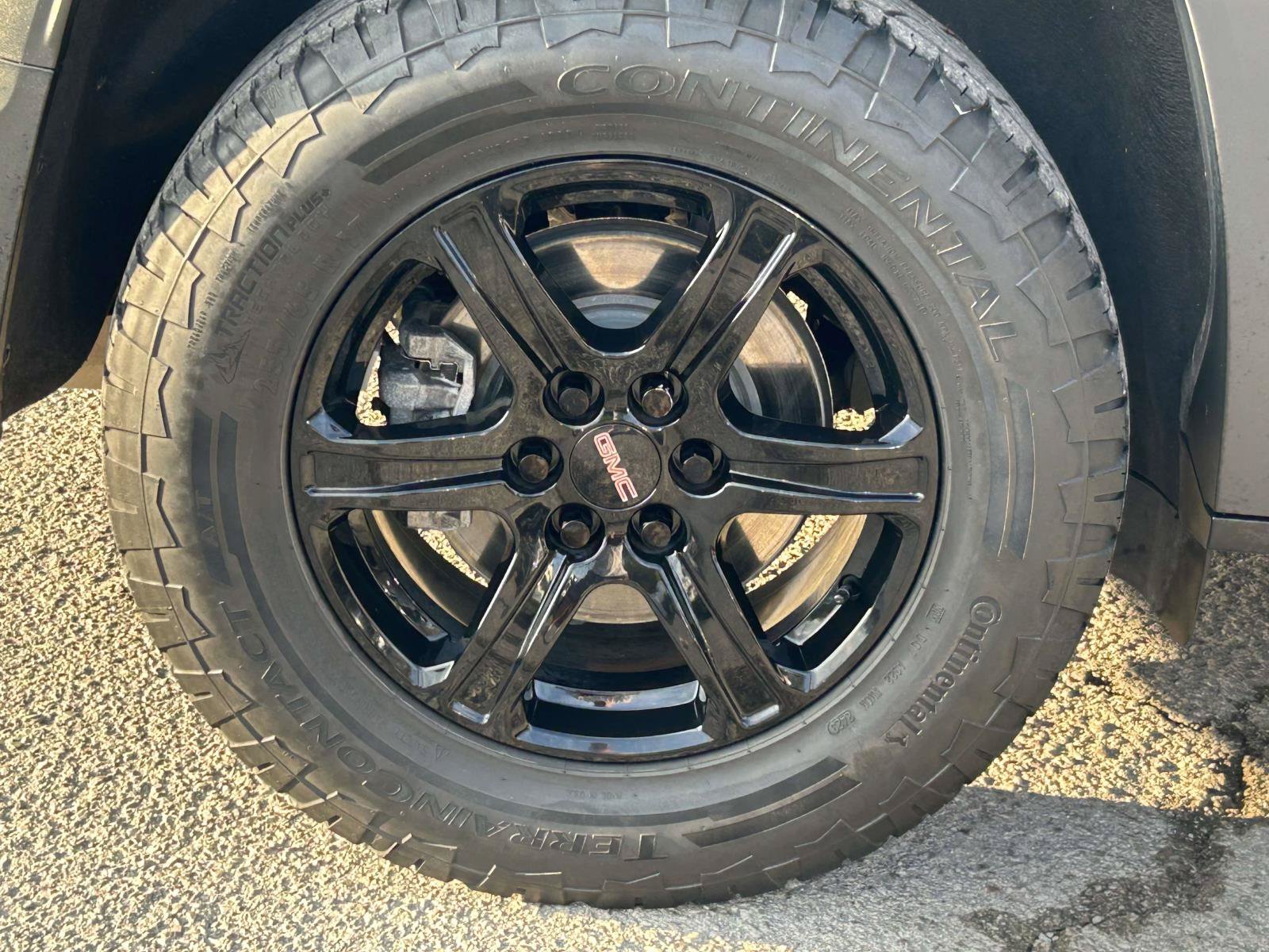 Used 2023 GMC Acadia AT4 w/ Technology Package AWD/4WD image 10
