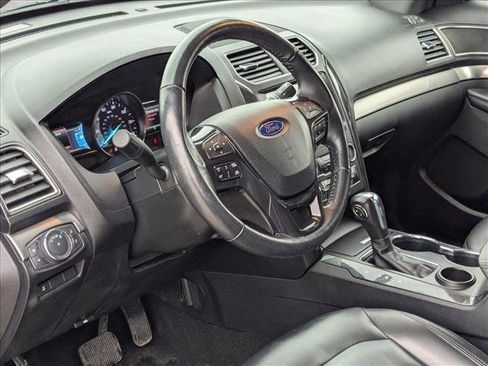 Used 2019 Ford Explorer XLT w/ Equipment Group 202A image 10