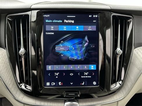 Certified 2023 Volvo XC60 B5 Plus w/ Climate Package image 19