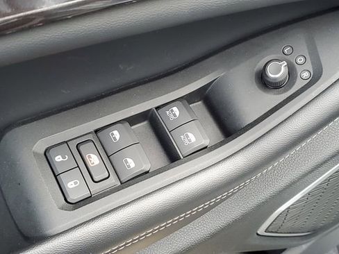 Used 2022 Jeep Grand Cherokee Laredo w/ Luxury Tech Group I AWD/4WD image 22