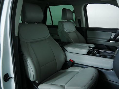 Certified 2025 Ford Expedition Active AWD/4WD image 10