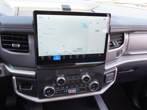 Used 2022 Ford Expedition XLT RWD image 16