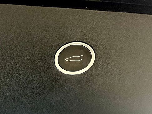 Used 2018 Tesla Model X P100D image 31