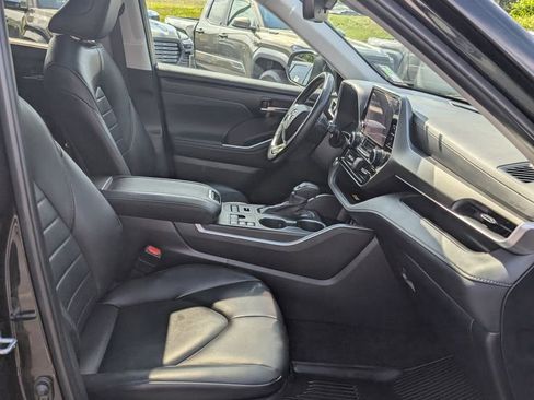 Certified 2024 Toyota Highlander XLE AWD/4WD image 21