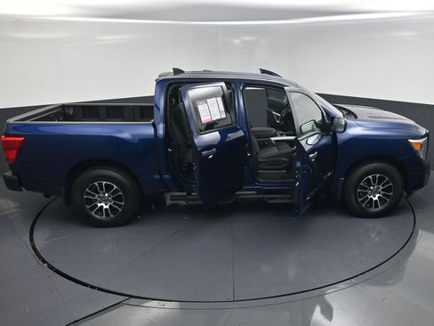 Used 2023 Nissan Titan SV w/ SV Convenience Package RWD image 14