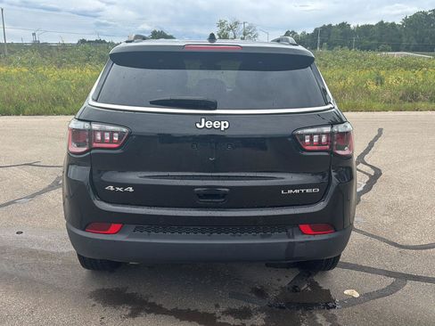 Used 2025 Jeep Compass Limited AWD/4WD image 4