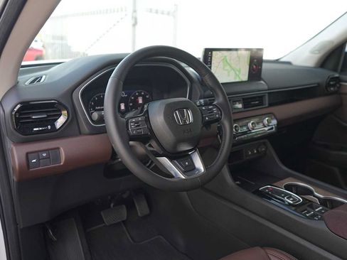 Used 2026 Honda Pilot Elite image 2