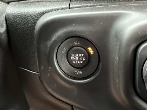 Used 2018 Jeep Wrangler Unlimited Sport S AWD/4WD image 31