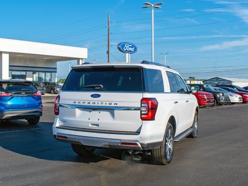 Used 2024 Ford Expedition Limited image 4