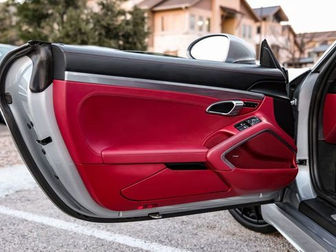 Used 2022 Porsche 718 Cayman image 43