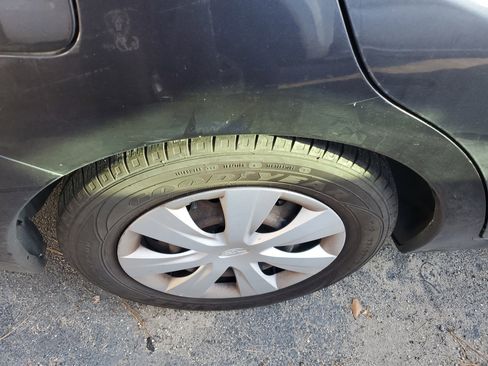 Used 2013 Subaru Impreza 2.0i image 7