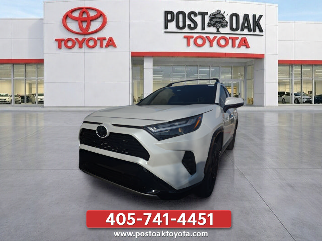 Used 2025 Toyota RAV4 SE AWD/4WD image 12