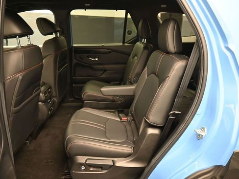 Used 2025 Honda Pilot TrailSport image 22