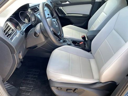 Used 2020 Volkswagen Tiguan SE w/ 3rd Row Seat Package AWD/4WD image 10