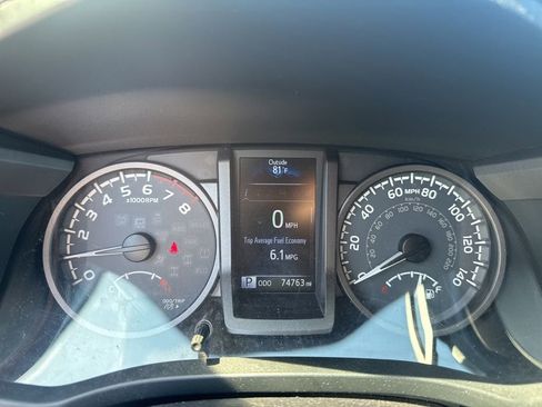 Used 2016 Toyota Tacoma TRD Sport w/ Towing Package AWD/4WD image 10