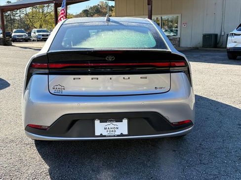 Used 2023 Toyota Prius LE image 5