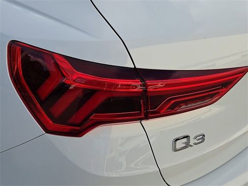 Certified 2021 Audi Q3 2.0T Premium Plus w/ Premium Plus Package image 10