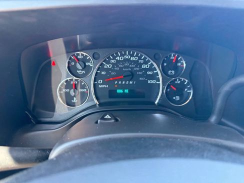 Used 2022 Chevrolet Express 2500 w/ Driver Convenience Package RWD image 13