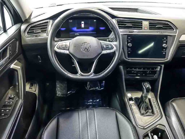 Used 2024 Volkswagen Tiguan SE FWD image 18