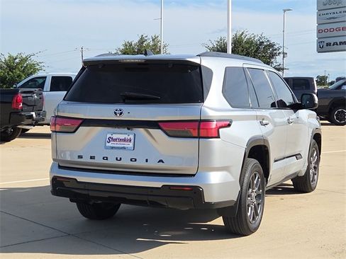 Used 2023 Toyota Sequoia Platinum image 8
