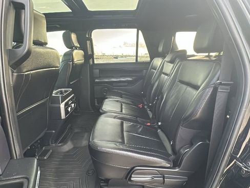 Used 2020 Ford Expedition Max XLT w/ Equipment Group 202A RWD image 32