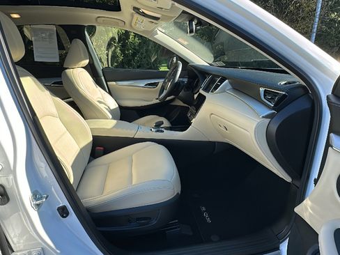 Certified 2021 INFINITI QX50 Luxe image 25