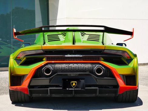 Used 2023 Lamborghini Huracan STO RWD image 4