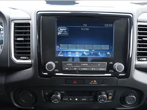 Used 2023 Nissan Frontier SV w/ Technology Package image 11