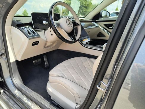 New 2025 Mercedes-Benz S 580 4MATIC Sedan image 2