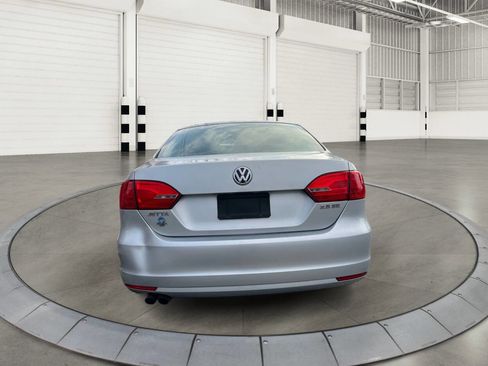 Used 2013 Volkswagen Jetta SE image 4