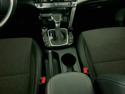 Certified 2025 Kia Seltos S FWD image 17