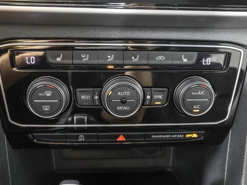 Used 2023 Volkswagen Atlas SEL AWD/4WD image 31