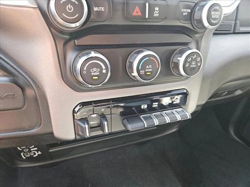 Used 2024 RAM 2500 Big Horn w/ Off Road Package AWD/4WD image 17