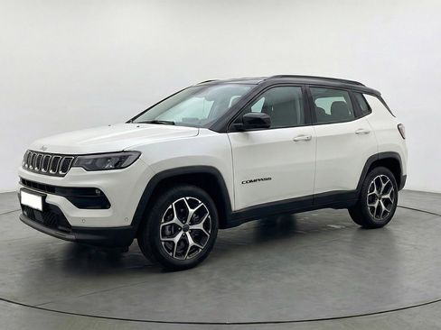 Used 2025 Jeep Compass Limited AWD/4WD image 3