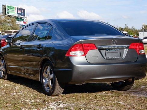 Used 2010 Honda Civic DX-VP image 5