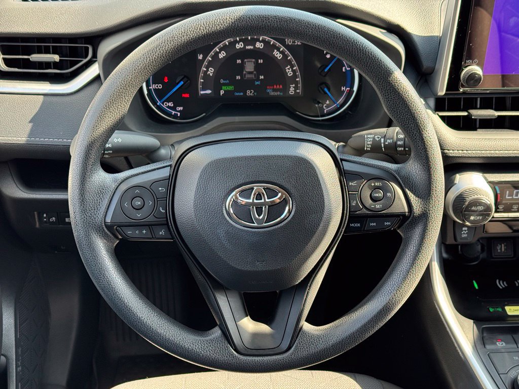 Used 2024 Toyota RAV4 XLE AWD/4WD image 22