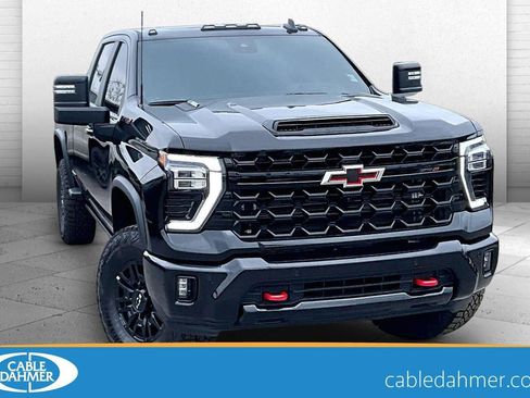 Used 2025 Chevrolet Silverado 2500 ZR2 w/ Technology Package AWD/4WD image 1