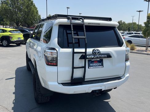 Used 2019 Toyota 4Runner SR5 AWD/4WD image 10