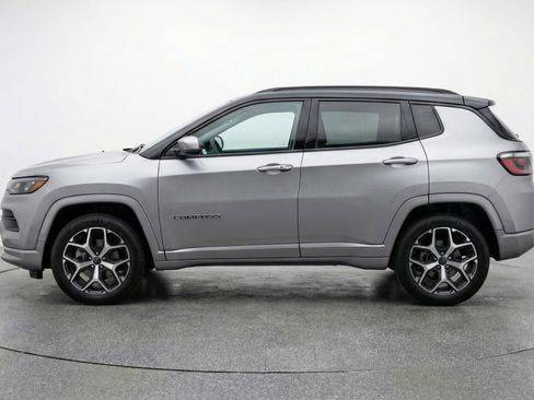 Used 2025 Jeep Compass Limited image 5