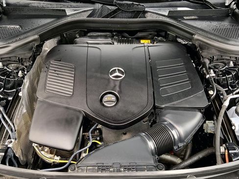 Used 2025 Mercedes-Benz GLC 350e 4MATIC image 32