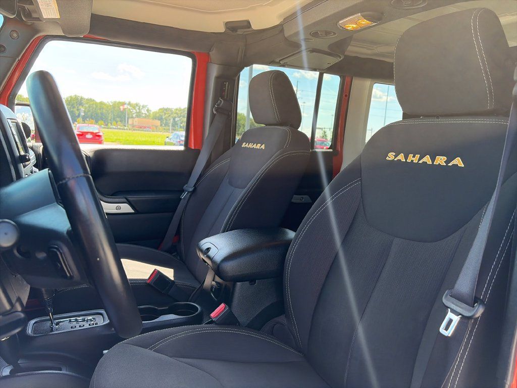Used 2015 Jeep Wrangler Unlimited Sahara w/ Connectivity Group AWD/4WD image 17