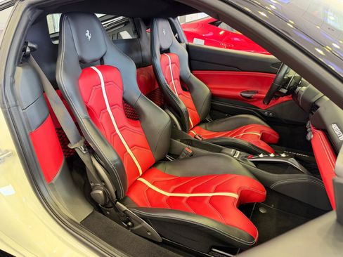 Used 2017 Ferrari 488 GTB RWD image 45
