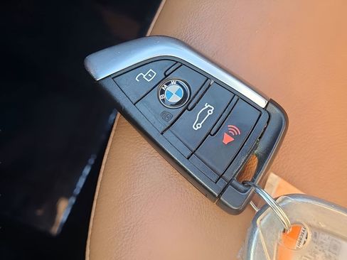 Used 2021 BMW X3 xDrive30i w/ Executive Package image 38