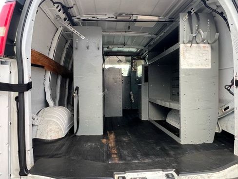 Used 2013 Chevrolet Express 2500 RWD image 14