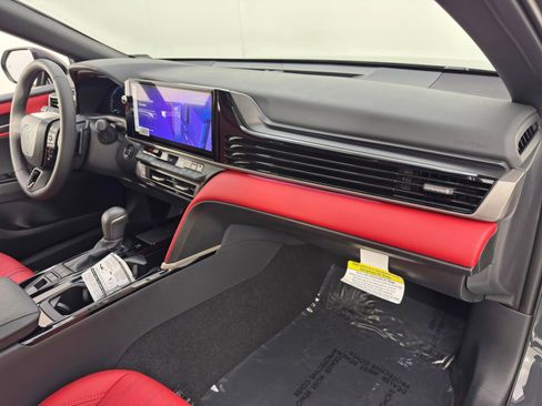 Used 2025 Toyota Camry XSE image 14